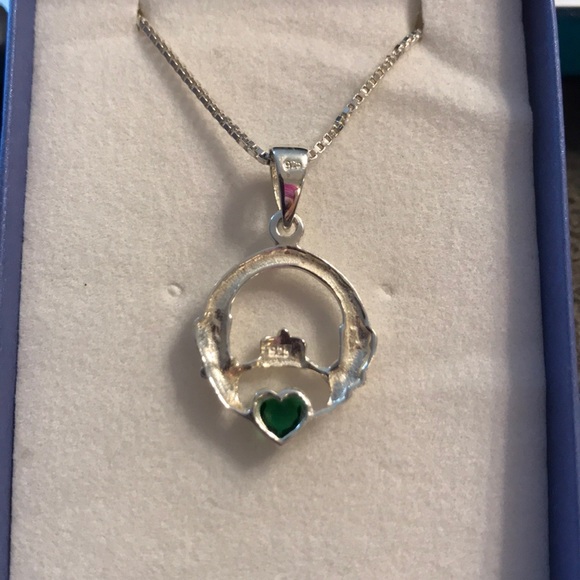 STERLING SILVER CLADDAGH PENDANT W/GREEN CRYSTAL - Picture 7 of 7